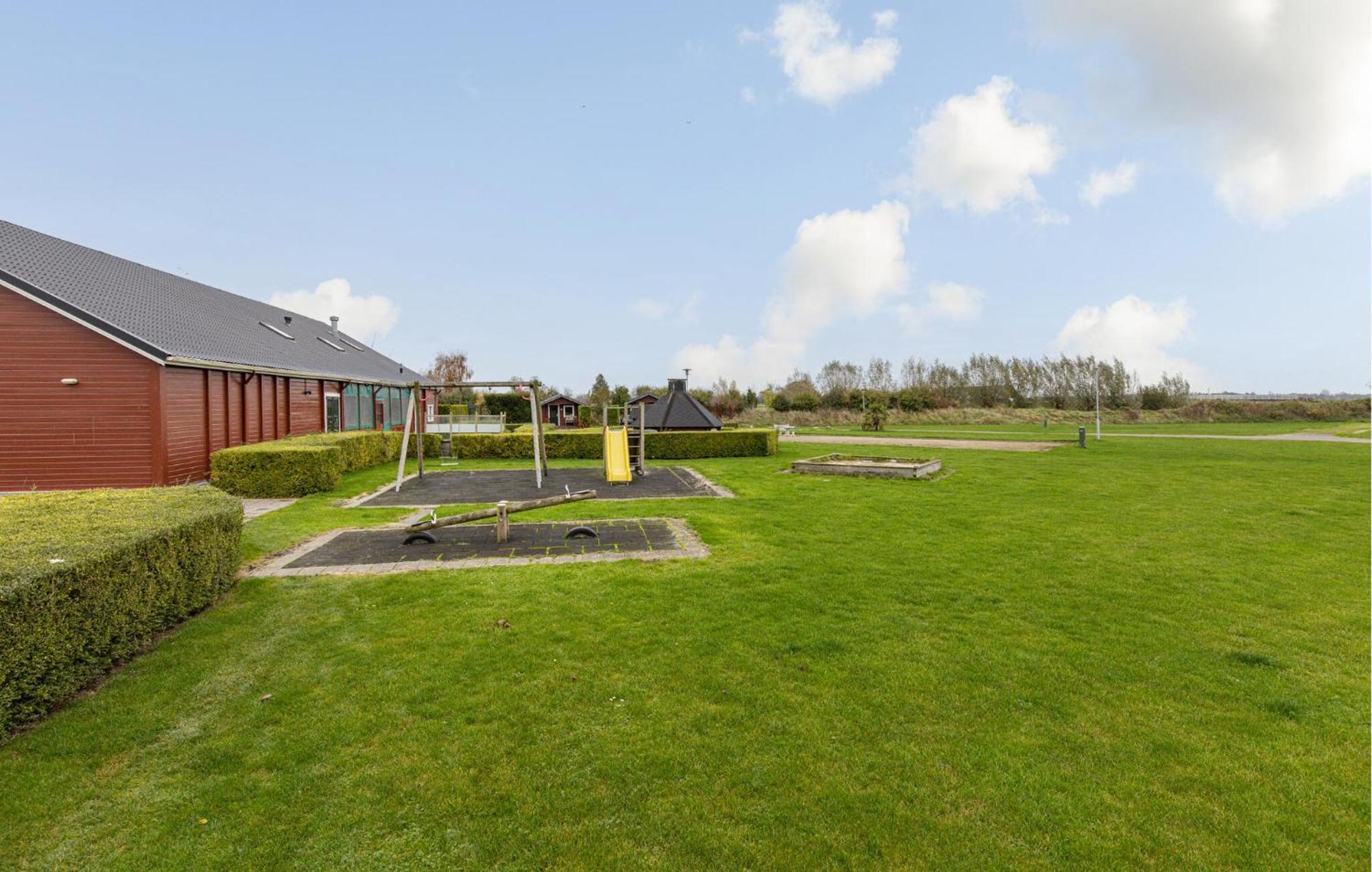 Stunning Home In Wagenborgen With Wifi Exterior photo
